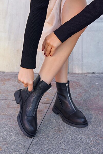 NILUFARR Mara Siyah Hakiki Deri Fermuar Aksesuarlı Kadın Bot