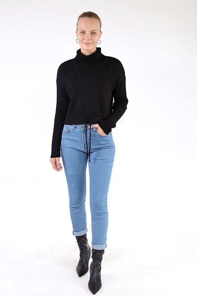 Rays 24284 Pulover negru - Detaliu din dantela fustei