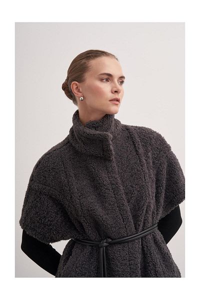 FUSHYA Plush Vest with Leather Belt