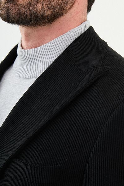 Mcr Pointed Collar Jacket