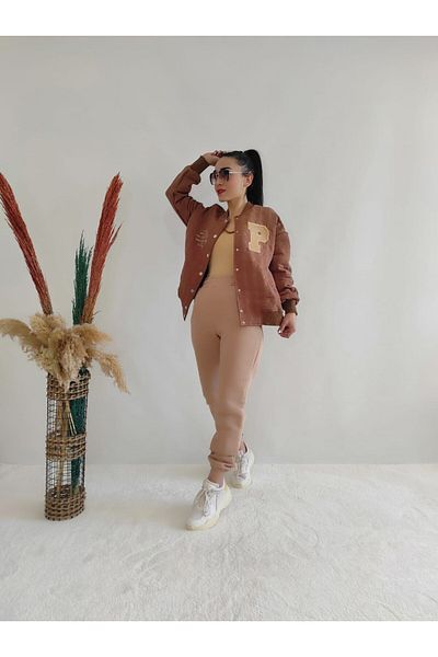 Altı Üstü Butik Ватирано яке с камила