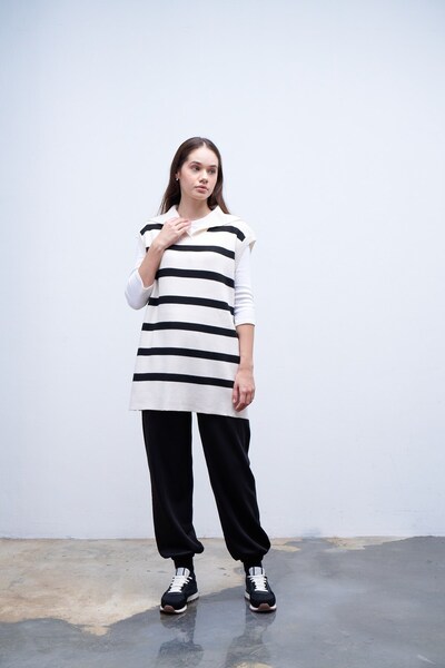 QANU Μαύρο ριγέ πουλόβερ