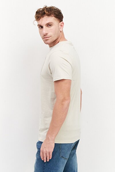 Duck and Cover Men Crew Neck Short Sleeves Printed T-Shirt, Beige