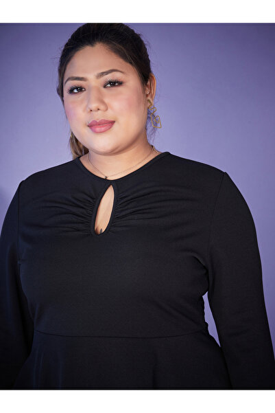 Sassafras By Styli Plus Keyhole Neck Peplum Top & Bell Bottom Pants Co-Ords