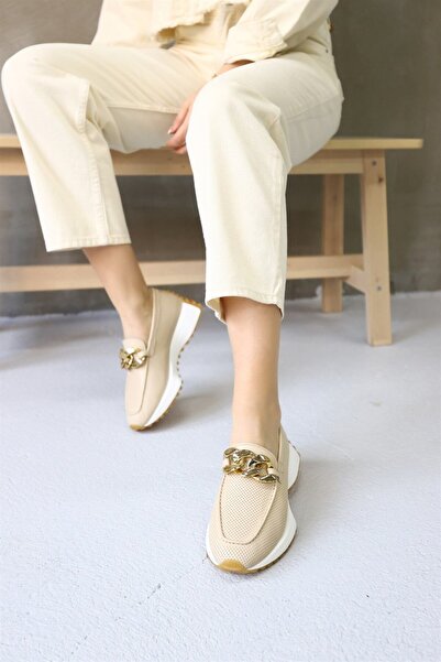 NILUFARR Γυναικείο αθλητικό παπούτσι Darius Beige από γνήσιο δέρμα με αξεσουάρ αλυσίδας