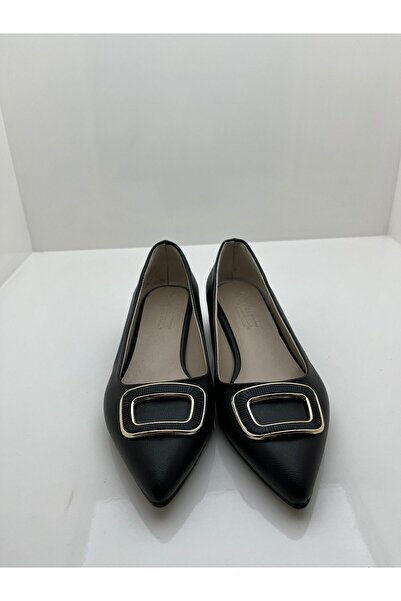 Butik KADIN ALÇAK TOPUKLU SİYAH TOKALI AYAKKABI