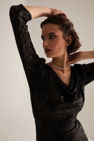 BETTY & SAM Tužková sukně s hlubokým výstřihem Černé zásnubní šaty s flitry