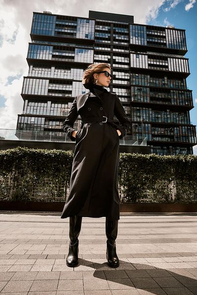 Zühre Chain and Belt Detailed Black Trench Coat 12615
