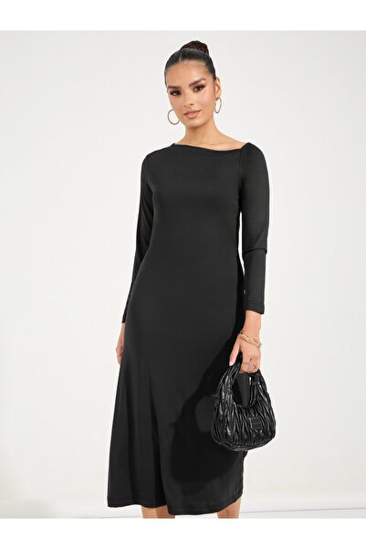 Styli Asymmetric Neck Bodycon Midi Dress