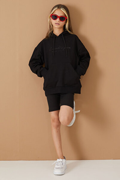 Cansın Mini Siyah Göğüs Yazılı Kanguru Cepli Kapüşonlu Kız Çocuk Sweatshirt 19336