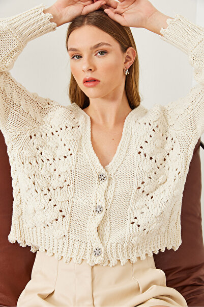 Bianco Lucci Kadın V Yaka Ponponlu Üç Düğmeli Triko Hırka 20246855