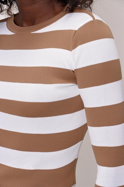 CHUBA Tricotaj pentru damă cu dungi cu gât turnut Bej-ecru 22sw301