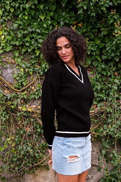 CHUBA Pulover de damă, negru, cu decolteu în V, linie contrastantă, detaliată, cu potrivire confortabilă, tricotaje Thessaloniki 22wk209