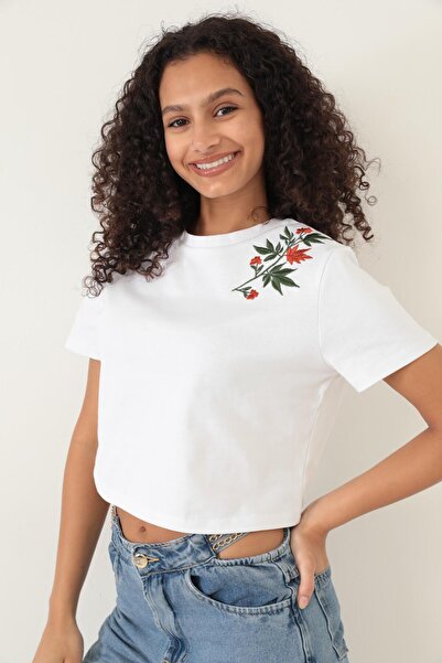 AMİDA Tricou Amida Crop cu detaliu alb brodat pe umeri - 2411