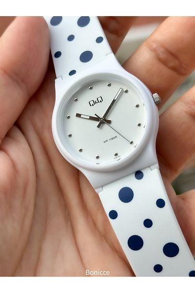 Q&Q White Silicone Cord, 10 Bar Waterproof (Pool, Sea Suitable) Polka Dot Women's Wristwatch