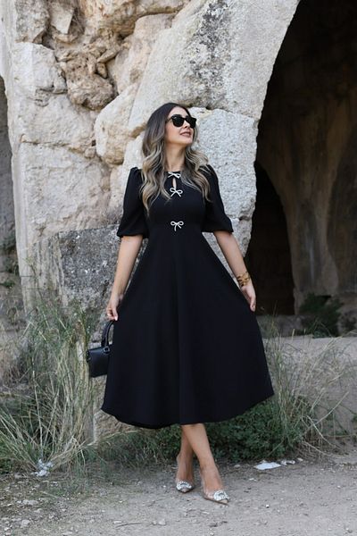 bytugcekaya Μαύρο φόρεμα με κορδέλα με μπαλόνι