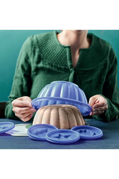 Tupperware Plum Gel Serving Mold
