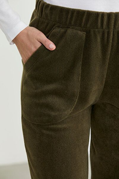 Sementa Khaki Colored Fleece Sweatpants - Leg Detail