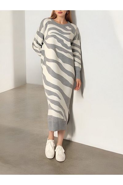 Modamorfo Gemustertes Strickkleid mit Schlitz