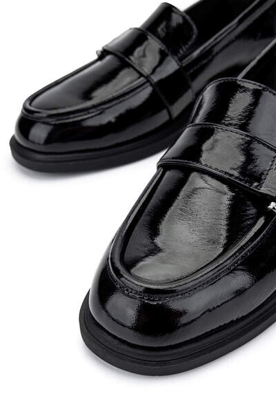 Tamer Tanca Kadın Hakiki Deri Siyah Rugan Loafer Ayakkabı