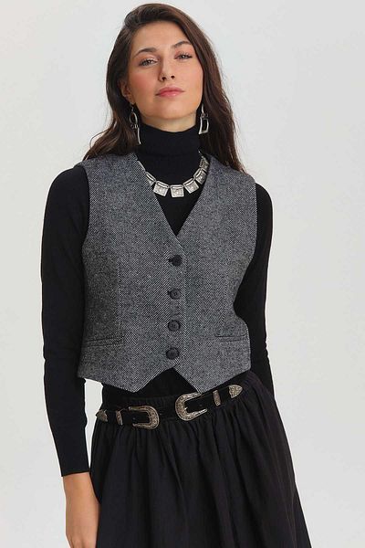 Clandestino Stylish Set with Gray Vest - Black and White Gray