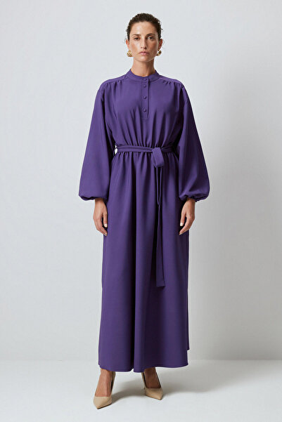 Touché Privé Φόρεμα κρεπ με ζώνη