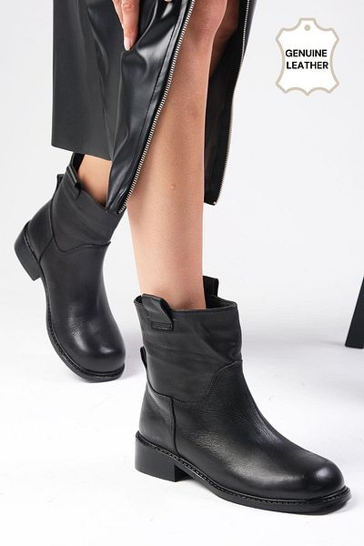 Mio Gusto Rio Genuine Leather Black Color Blunt Toe Women's Biker Boots