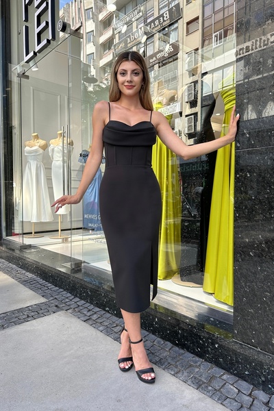 PER LEI Siyah İnce Askılı Degaje Yaka Midi Boy Abiye Elbise