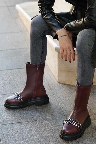 Mio Gusto Claret Red Chain Women's Boots