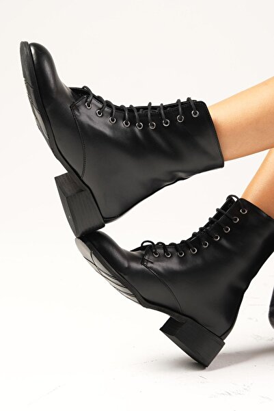 Mio Gusto Lori Siyah Renk Ince Kürk Astarlı Bağcıklı Kadın Kısa Topuklu Bot