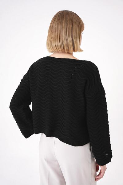 CHUBA Pulover de damă cu mânecă spaniolă cu model, cu potrivire confortabilă, cu gâtul rotund, negru 25W3006