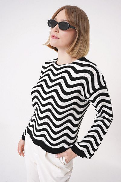 CHUBA Women's Spanish Sleeve Comfortable Fit Crew Neck Knitwear Sweater Black-White 25W3007