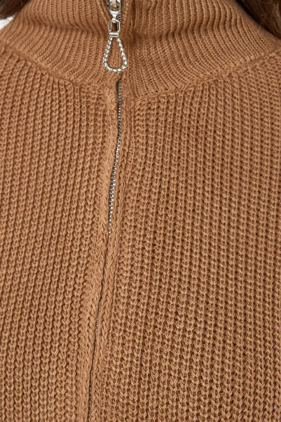 Hiccup Zipper Cardigan