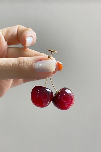 PREGIO أقراط الكرز النسائية الواقعية