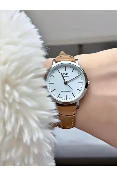Q&Q   Elegant Slim Case Women's Leather Cord Wrist Watch