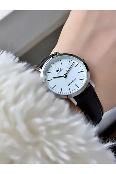 Q&Q   Elegant Slim Case Women's Leather Cord Wrist Watch