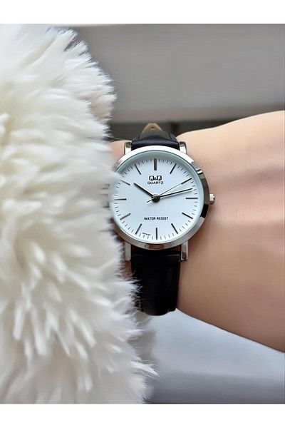 Q&Q   Elegant Slim Case Women's Leather Cord Wrist Watch
