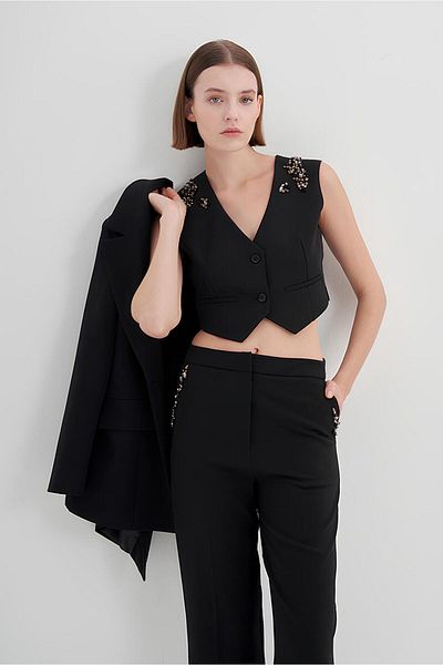 Yake Pocket Edge Stone Embroidered Stylish Trousers with Slits on the Leg