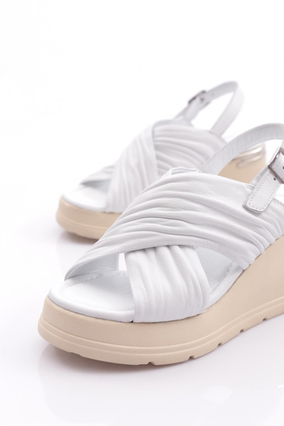 DGN 78-2432 Sandale de damă cu bretele încrucișate cu talpă groasă