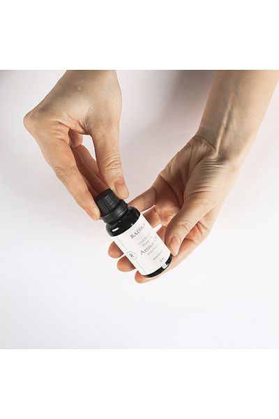 Radika Aromatherapy Arnikaöl - Kaltgepresst, 100 % Grün, BIO, Natur, 30 ml