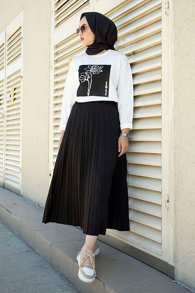 SEVENLINE Rose Printed Slit Detailed Tunic Sweatshirt and Pleated Skirt Set