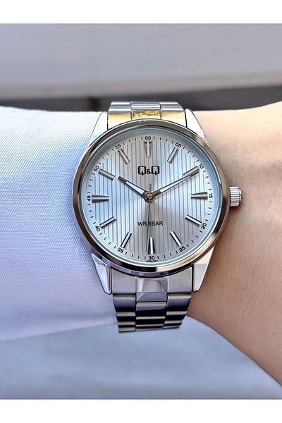 Q&Q   Men's Classic Sports Metal Silver Cord Wrist Watch
