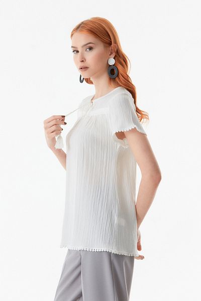 Fulla Moda Λεπτομερής μπλούζα με φούντα Guipure