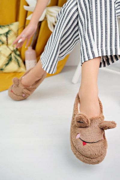ARZU TORAMAN Frog Figured Women's Slippers