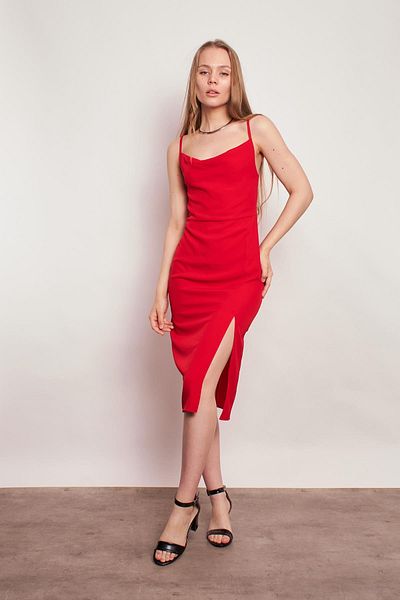 Jument Light Lycra, Does Not Show Underwear, Collar, Rope Straps, Front Slit, Below the Knee Dress-red