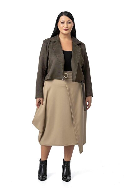 DISENTIS MODEST Κοντό σουέτ χακί μπουφάν με λεπτομέρεια από δερμάτινο σταυρωτό λουράκι στην πλάτη