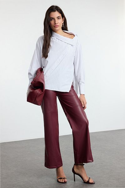 Trendyol Collection Weißes, detailliertes, gestreiftes, gewebtes Hemd in limitierter Auflage TWOAW25GO00065