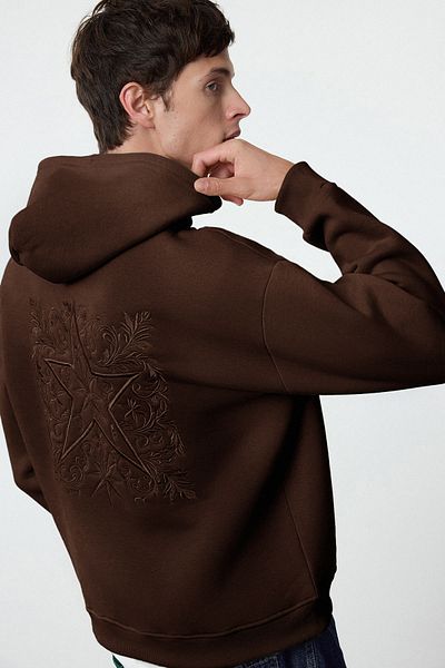 Trendyol Collection Φούτερ με κουκούλα σε σκούρο καφέ υπερμεγέθη/φαρδύ κέντημα στην πλάτη TMNAW25SW00142