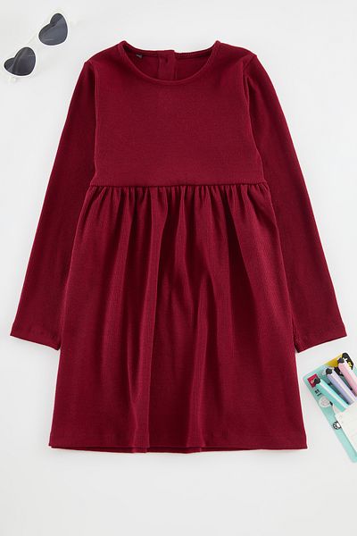 TRENDYOLKIDS Pflaumenfarbenes, gerades Strickkleid aus Baumwolle für Mädchen TKDAW25EL00011