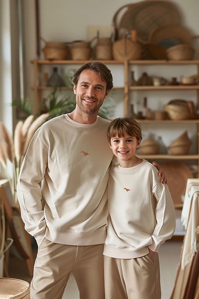 TRENDYOLKIDS Μπεζ μπλούζα για αγόρι με στάμπα Mini Me - TKDAW25SW00118